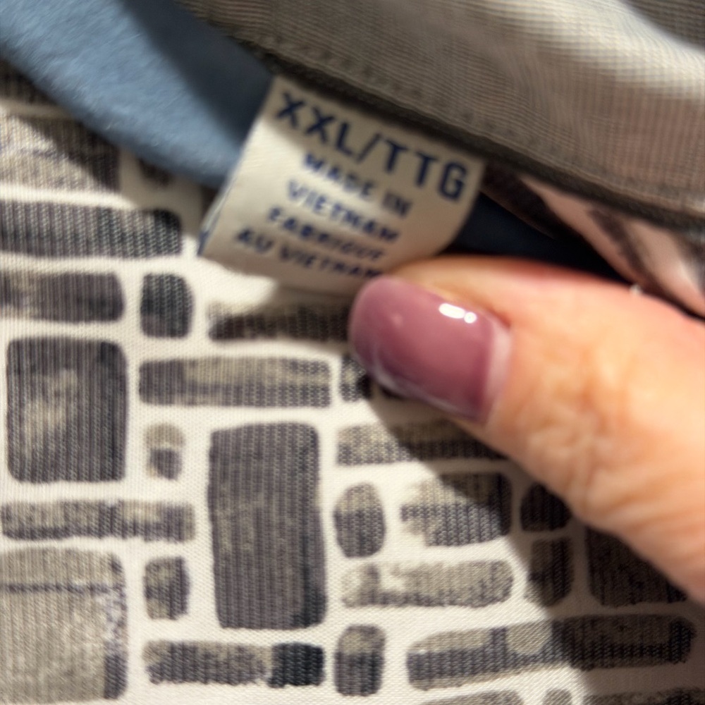 Tommy Bahama Gray and White Geometric Short-Sleeve Button-Down - Picture 4 of 5